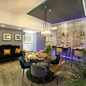 Bourbon House Couette-café