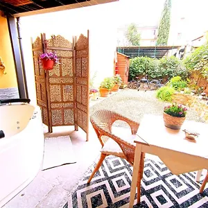 Nadia's Lovely - With Private Garden And Jacuzzi Appartement Florence